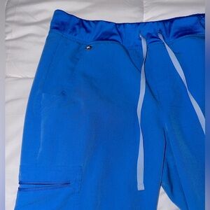 Figs Women’s Jogger Style Scrub Bottoms. Size Medium